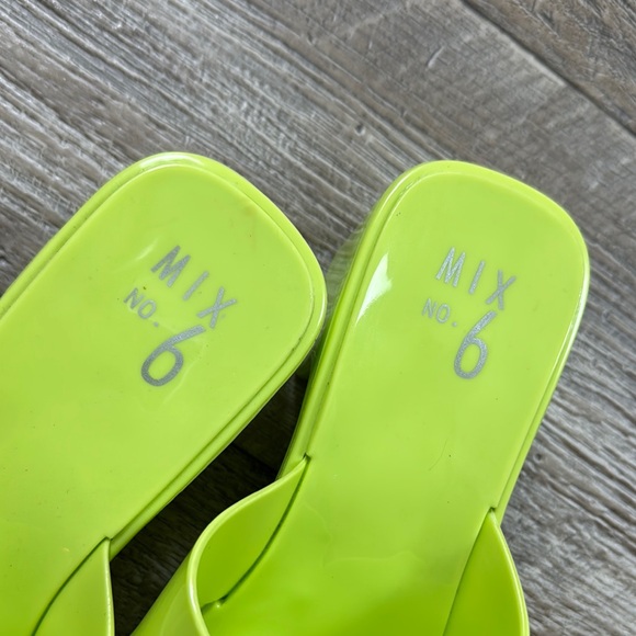 Mix No. 6 Women's Lime Green Heeled Sandals, Size 7 - Picture 6 of 9